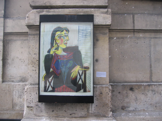 Implementation sticker in Paris