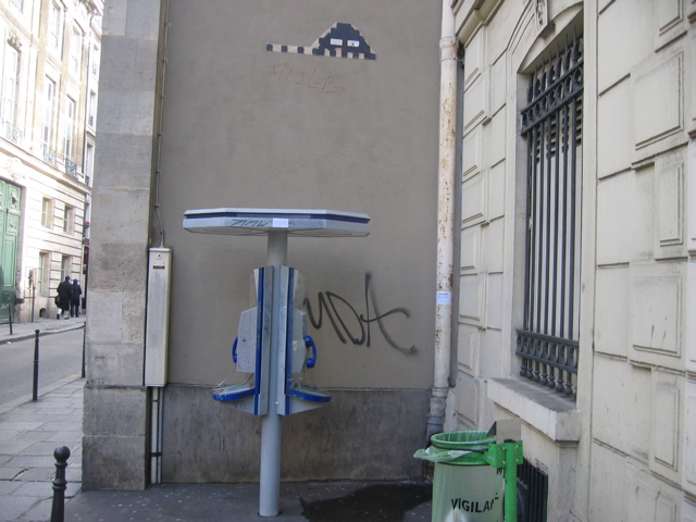 Implementation sticker in Paris