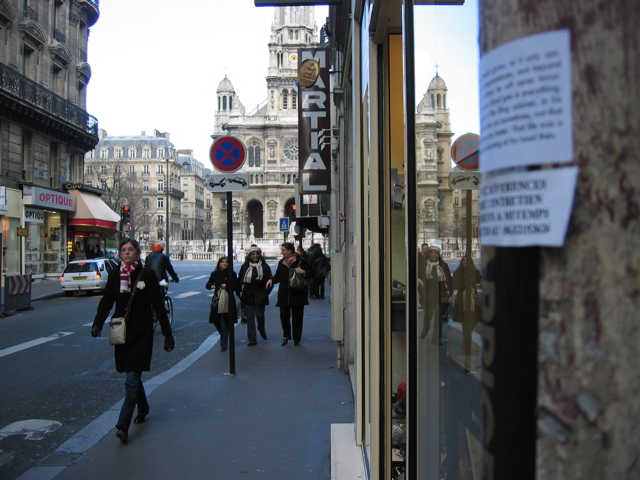 Implementation sticker in Paris